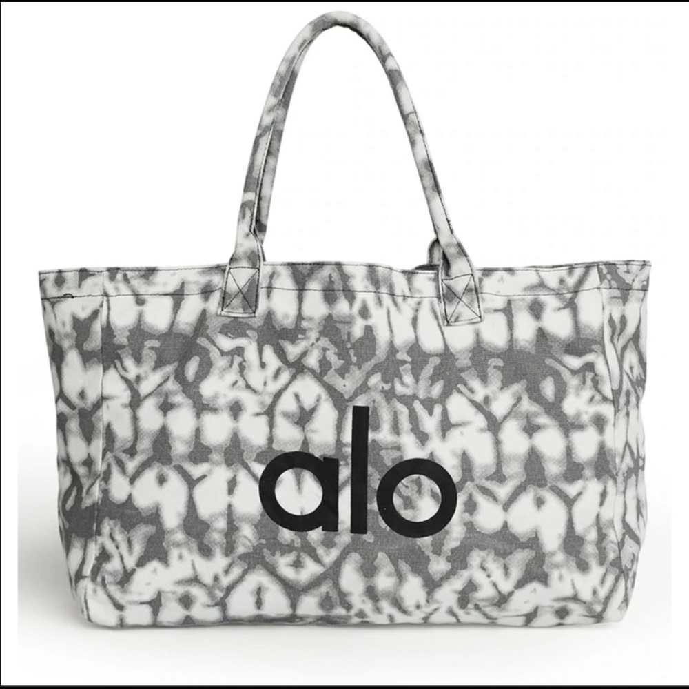 Alo Yoga tote bag